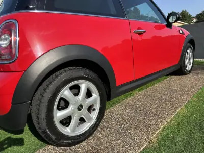 MINI 3 Portas 2010 - 5900 EUR, 200000 km - AUTO.MOTO.pt - 200000km - foto 19 de 51