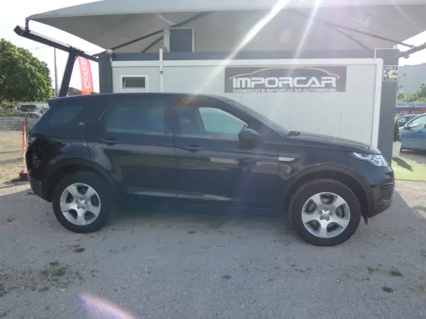 Land Rover Discovery Sport 2016 - 18750 EUR, 220000 km - AUTO.MOTO.pt - 220000km - foto 5 de 30