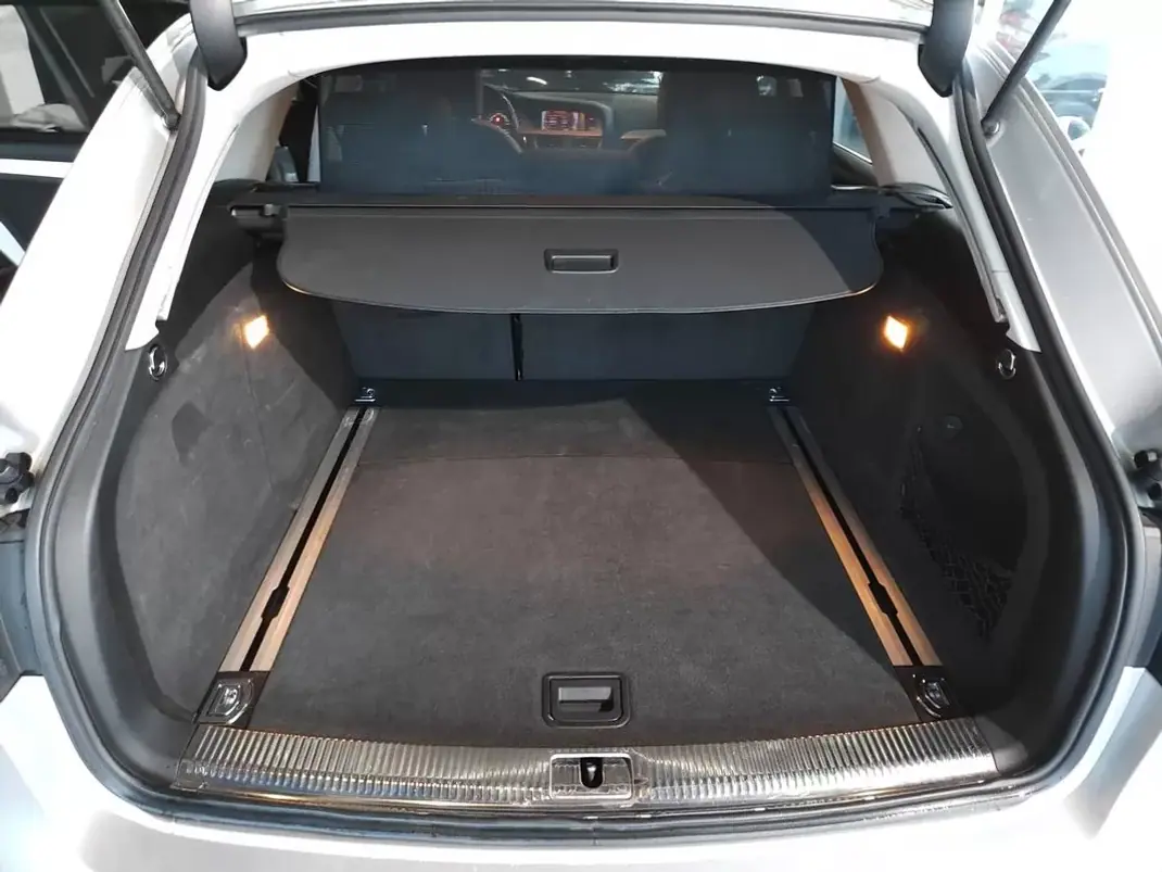 Audi A4 Avant 2009 - 12950 EUR, 231500 km - AUTO.MOTO.pt - 231500km - foto 17 de 36