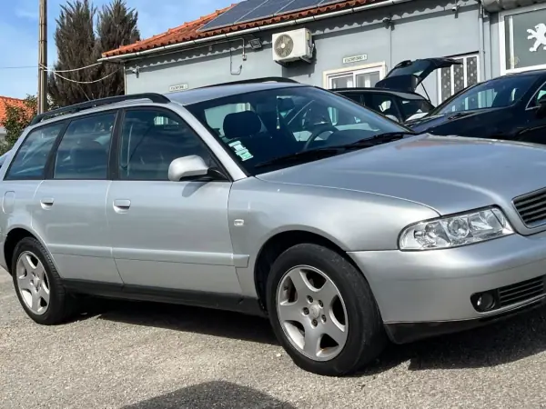 Audi A4 2004 - 3900 EUR, 400000 km - AUTO.MOTO.pt - 400000km - foto 5 de 18