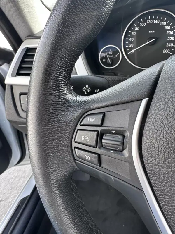 BMW 418 Gran Coupé 2016 - 16900 EUR, 190000 km - AUTO.MOTO.pt - 190000km - foto 34 de 52