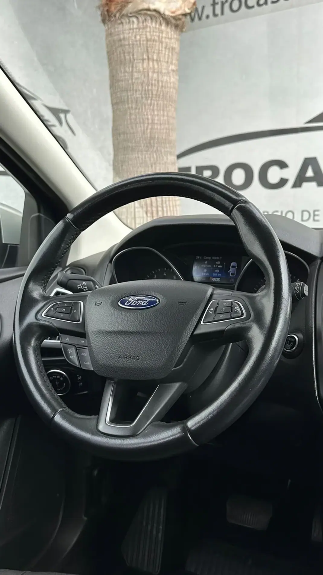 Ford Focus 2015 - 13500 EUR, 117793 km - 117793km - foto 20 de 26