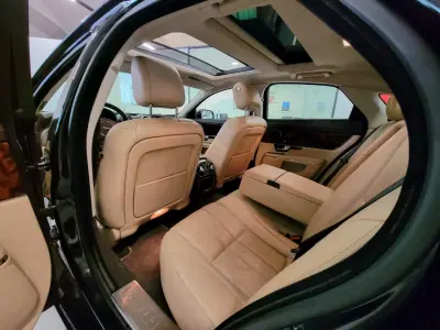 Jaguar XJ 2012 - 19950 EUR, 255600 km - AUTO.MOTO.pt - 255600km - foto 18 de 33