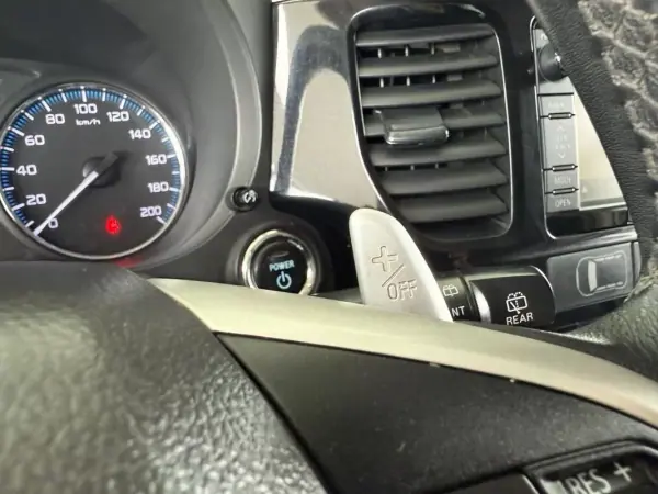 Mitsubishi Outlander 2015 - 15990 EUR, 157367 km - AUTO.MOTO.pt - 157367km - foto 14 de 28