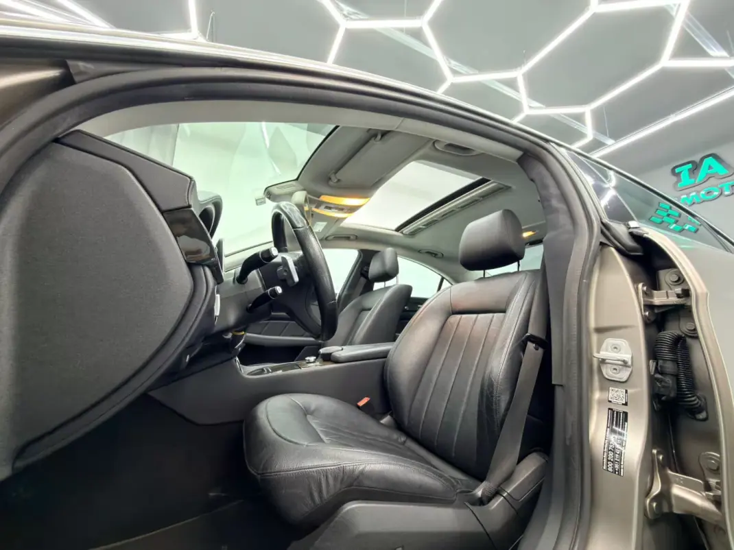 Mercedes-Benz CLS 350 2015 - 23750 EUR, 192000 km - AUTO.MOTO.pt - 192000km - foto 18 de 22