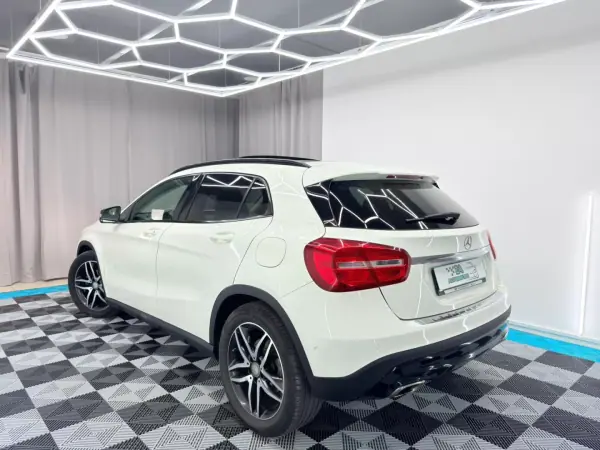 Mercedes-Benz GLA 200 2014 - 14000 EUR, 265000 km - AUTO.MOTO.pt - 265000km - foto 5 de 20