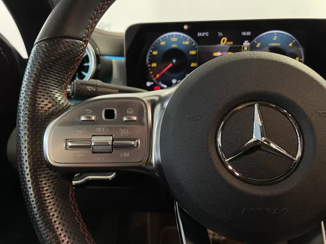 Mercedes-Benz CLA 180 2023 - 31750 EUR, 86000 km - 86000km - foto 22 de 47