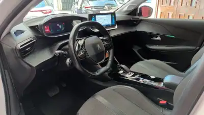 Peugeot e-208 2020 - 20490 EUR, 46617 km - AUTO.MOTO.pt - 46617km - foto 26 de 70