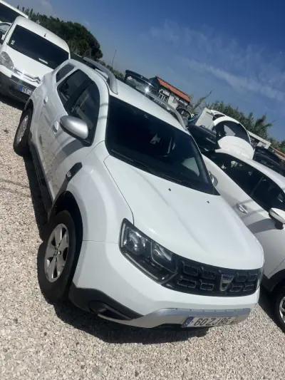Dacia Duster 2019 - 13999 EUR, 240000 km - AUTO.MOTO.pt - 240000km - foto 2 de 7