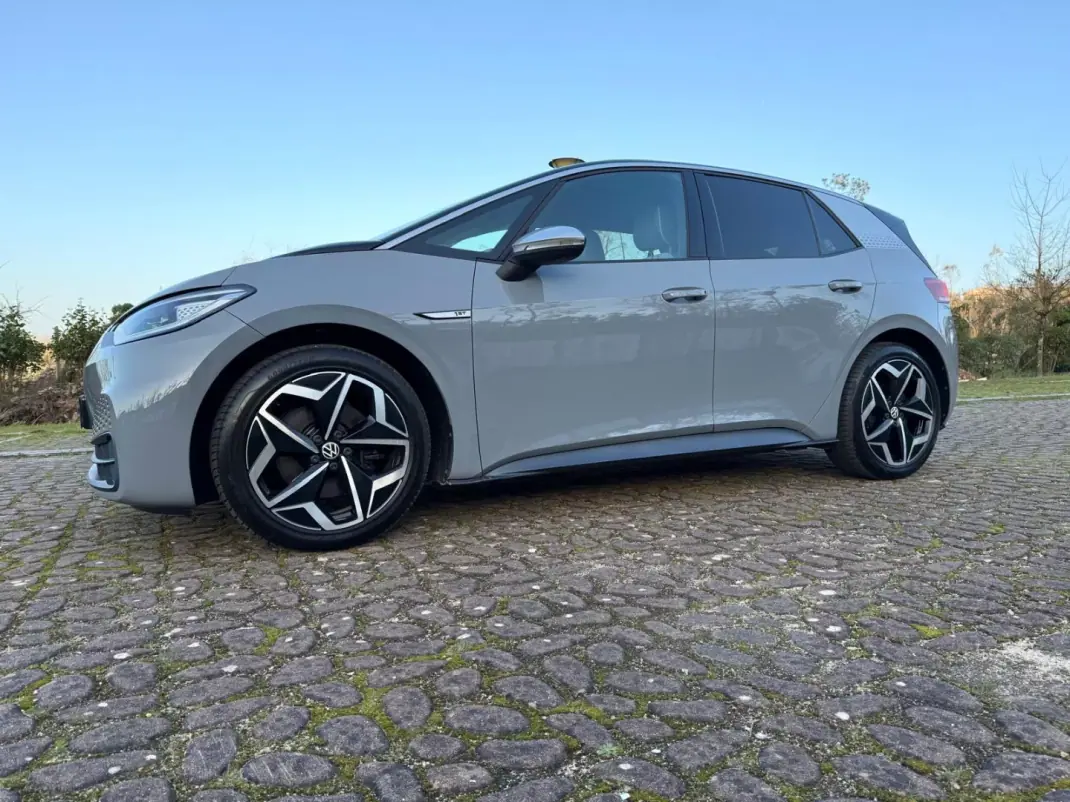 Volkswagen ID.3 2020 - 19500 EUR, 85000 km - AUTO.MOTO.pt - 85000km - foto 3 de 17