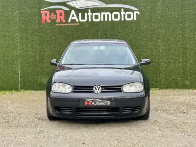 Volkswagen Golf 2002 - 5900 EUR, 257000 km - AUTO.MOTO.pt - 257000km - foto 4 de 21