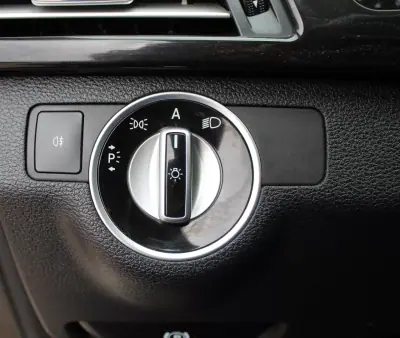 Mercedes-Benz E 250 2010 - 13990 EUR, 245000 km - AUTO.MOTO.pt - 245000km - foto 23 de 48