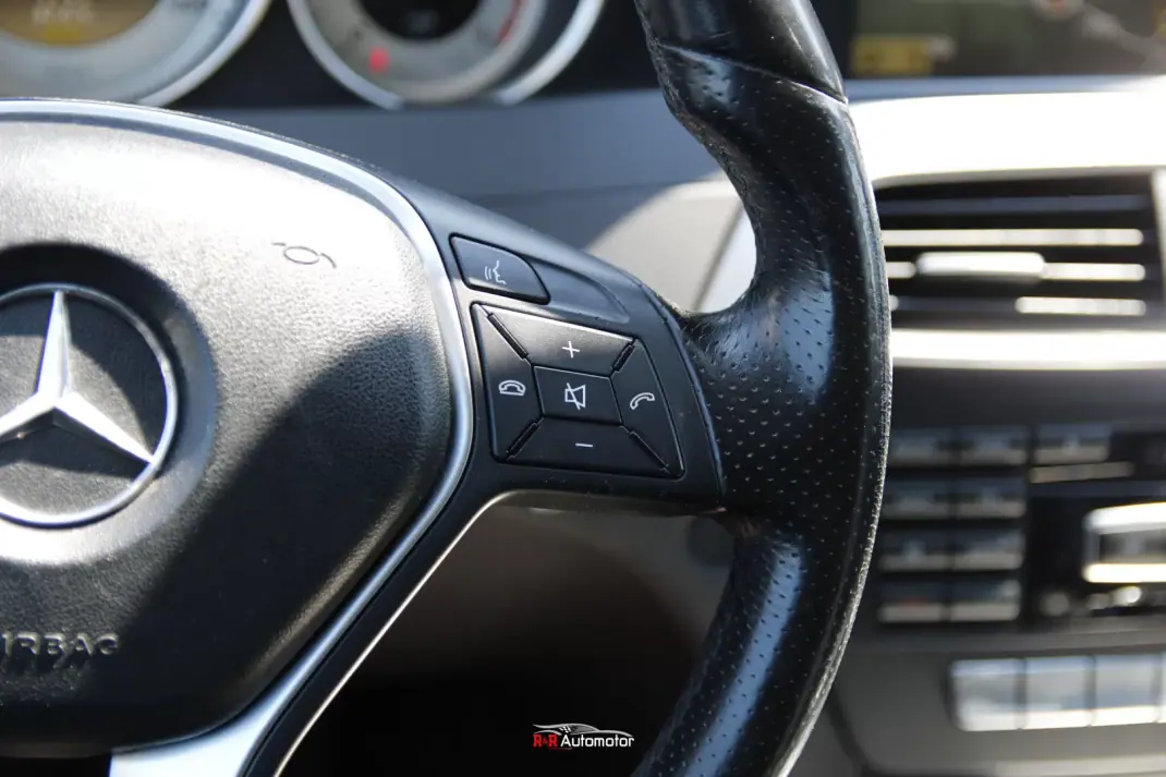 Mercedes-Benz C 220 2011 - 12000 EUR, 250000 km - 250000km - foto 16 de 24