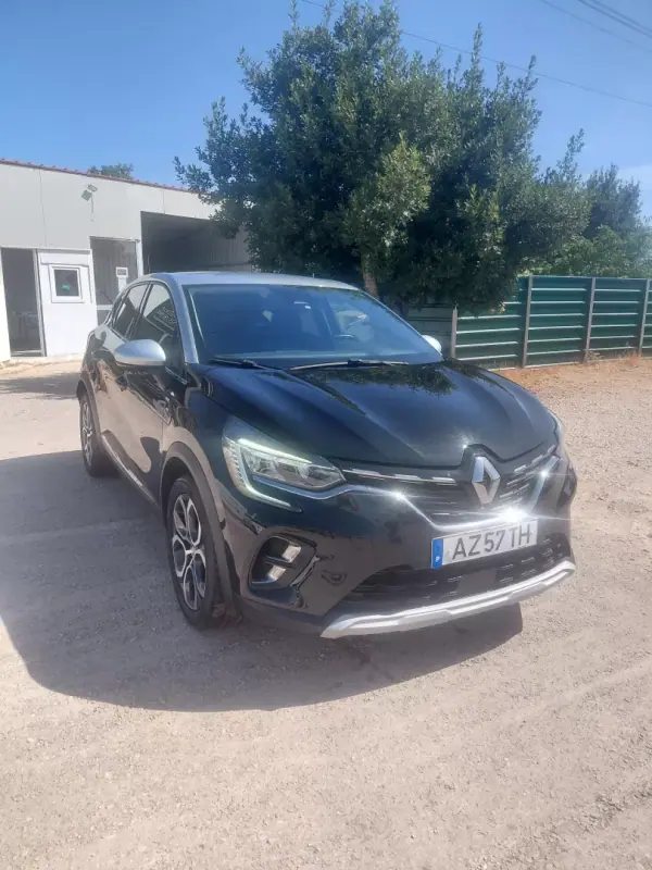 Renault Captur 2023 - 18500 EUR, 88000 km - AUTO.MOTO.pt - 88000km - foto 2 de 11
