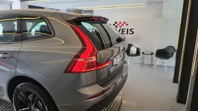 Volvo XC 60 2018 - 23500 EUR, 242396 km - AUTO.MOTO.pt - 242396km - foto 24 de 55