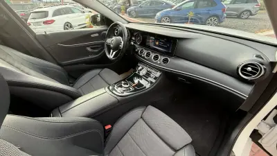 Mercedes-Benz E 300 2019 - 26990 EUR, 147000 km - AUTO.MOTO.pt - 147000km - foto 34 de 41