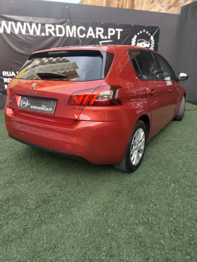 Peugeot 308 2019 - 11990 EUR, 155000 km - AUTO.MOTO.pt - 155000km - foto 5 de 16