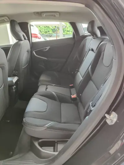 Volvo V40 Cross Country 2014 - 8150 EUR, 211000 km - AUTO.MOTO.pt - 211000km - foto 14 de 35