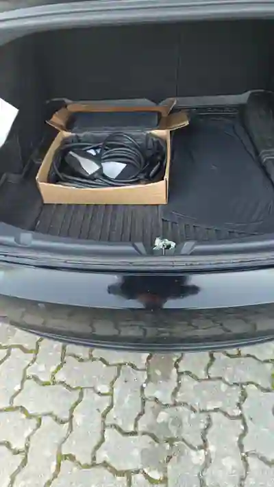 Tesla Model 3 2019 - 22000 EUR, 125000 km - AUTO.MOTO.pt - 125000km - foto 11 de 15