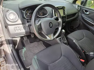 Renault Clio Sport Tourer 2016 - 8990 EUR, 145350 km - AUTO.MOTO.pt - 145350km - foto 9 de 19