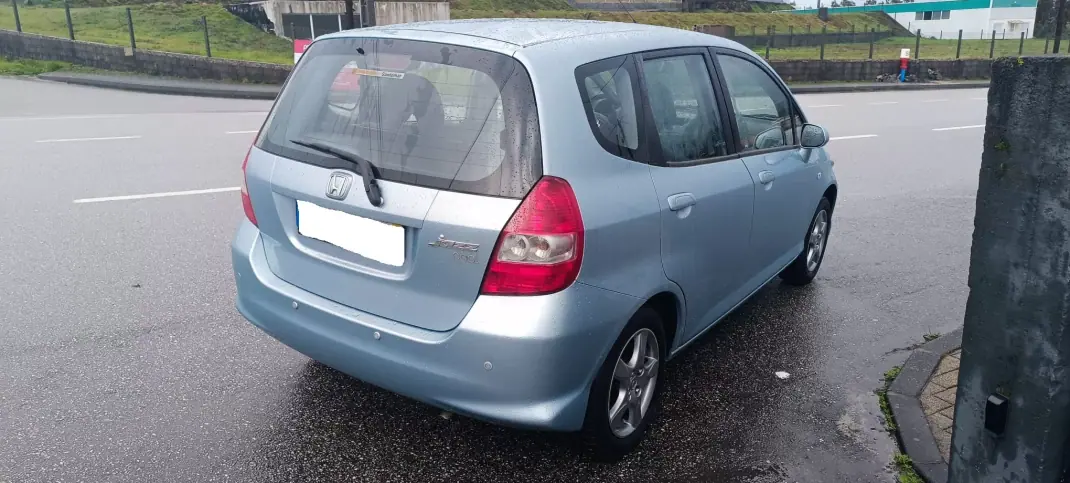 Honda Jazz 2007 - 5500 EUR, 125000 km - AUTO.MOTO.pt - 125000km - foto 6 de 16