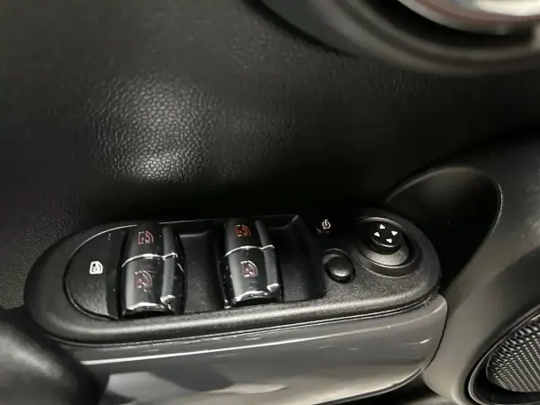 MINI 1000 2017 - 14990 EUR, 99980 km - AUTO.MOTO.pt - 99980km - foto 13 de 20