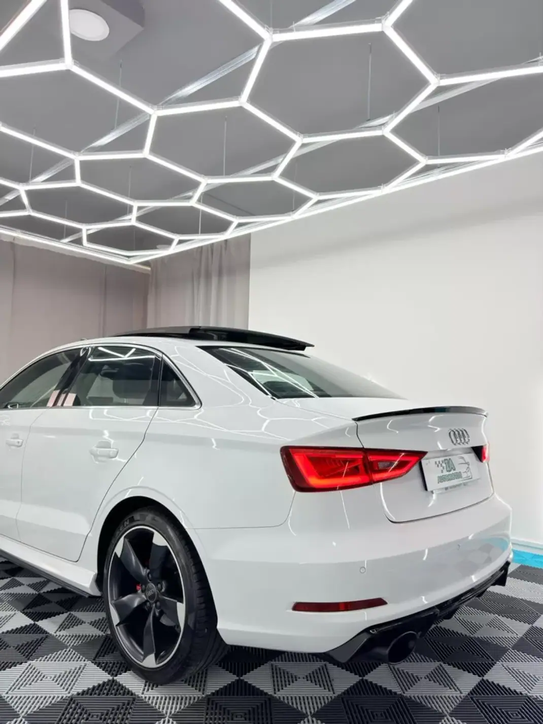 Audi A3 Limousine 2014 - 19750 EUR, 184000 km - AUTO.MOTO.pt - 184000km - foto 8 de 25