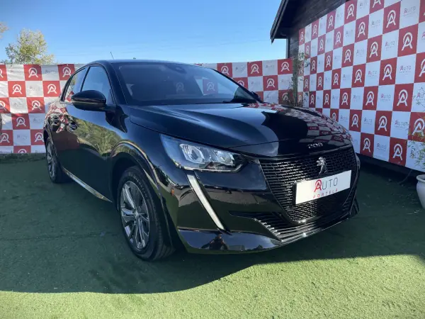 Peugeot e-208 50 kWh Allure 2022 Elétrico — 59 850 km Peugeot e-208 2022