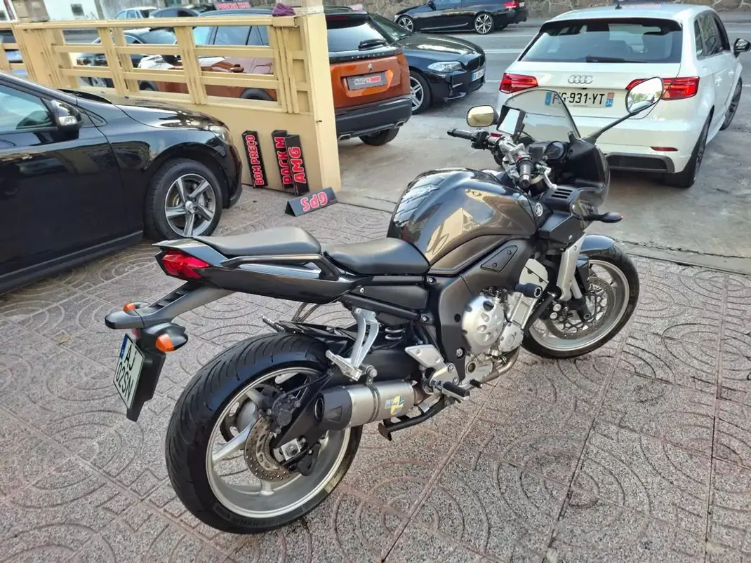 Yamaha FZ 6 R 2010 - 6000 EUR, 21000 km - 21000km - foto 6 de 12