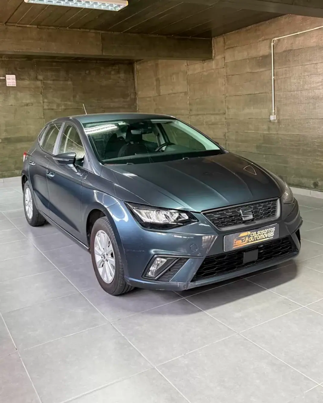 SEAT Ibiza 2024 - 15400 EUR, 31300 km - AUTO.MOTO.pt - 31300km - foto 1 de 12