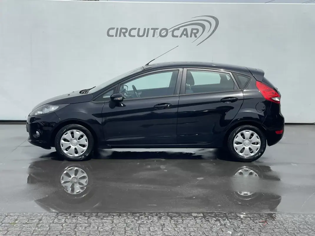 Ford Fiesta 2012 - 5500 EUR, 272349 km - AUTO.MOTO.pt - 272349km - foto 3 de 32