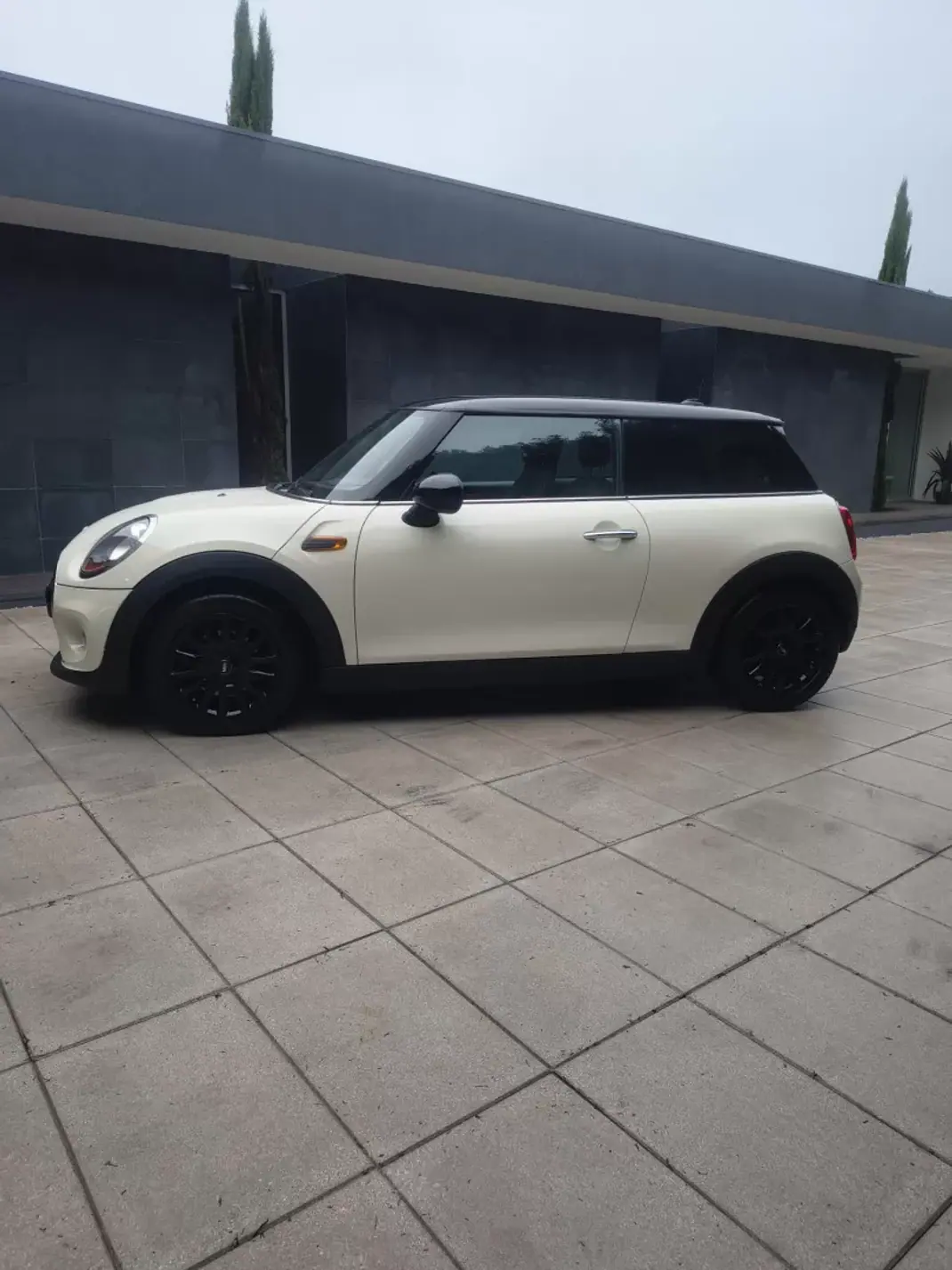 MINI One 2015 - 11900 EUR, 125000 km - AUTO.MOTO.pt - 125000km - foto 7 de 35