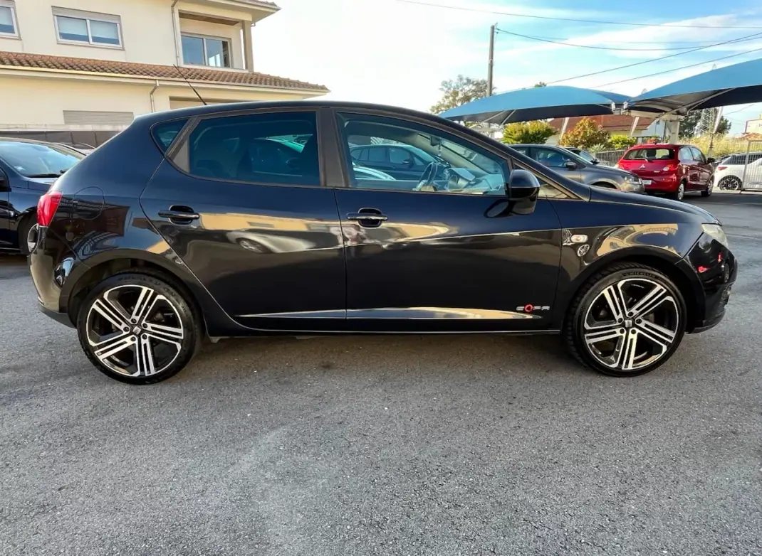 SEAT Ibiza 2011 - 6450 EUR, 240000 km - AUTO.MOTO.pt - 240000km - foto 4 de 45