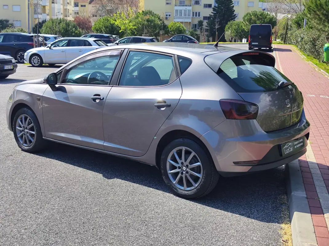 SEAT Ibiza 2015 - 8480 EUR, 179000 km - AUTO.MOTO.pt - 179000km - foto 10 de 36