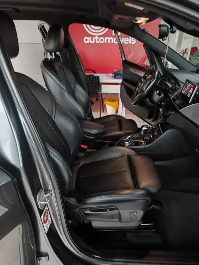 BMW 218 Gran Tourer 2015 - 17250 EUR, 190800 km - AUTO.MOTO.pt - 190800km - foto 16 de 35