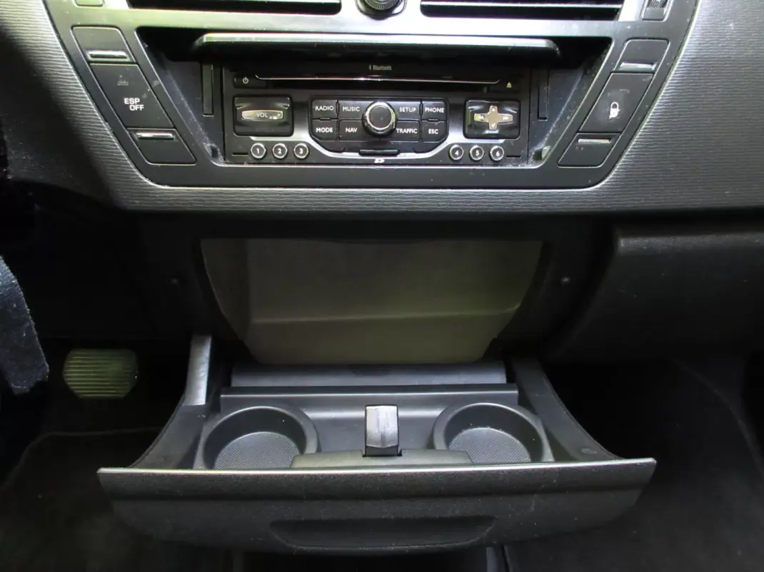 Citroën C4 Grand Picasso 2010 - 3490 EUR, 330000 km - AUTO.MOTO.pt - 330000km - foto 34 de 40