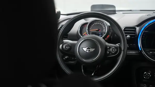 MINI Clubman 2018 - 24999 EUR, 131000 km - AUTO.MOTO.pt - 131000km - foto 3 de 37