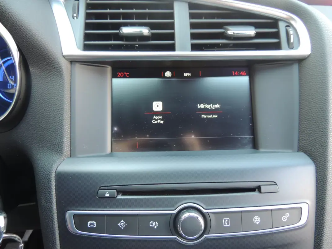 DS DS4 Crossback 2017 - 15750 EUR, 75600 km - AUTO.MOTO.pt - 75600km - foto 17 de 21