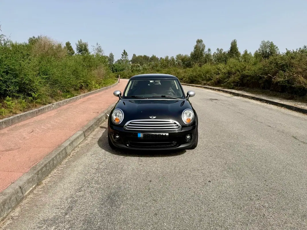 MINI Cooper 2011 - 7000 EUR, 175000 km - AUTO.MOTO.pt - 175000km - foto 1 de 13