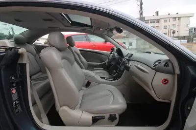 Mercedes-Benz CLK 240 2002 - 8990 EUR, 213000 km - AUTO.MOTO.pt - 213000km - foto 23 de 24