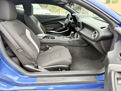 Chevrolet Camaro 2019 - 35990 EUR, 72000 km - AUTO.MOTO.pt - 72000km - foto 18 de 19
