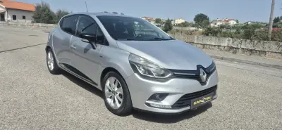 Renault Clio 2017 - 12000 EUR, 74700 km - AUTO.MOTO.pt - 74700km - foto 1 de 7