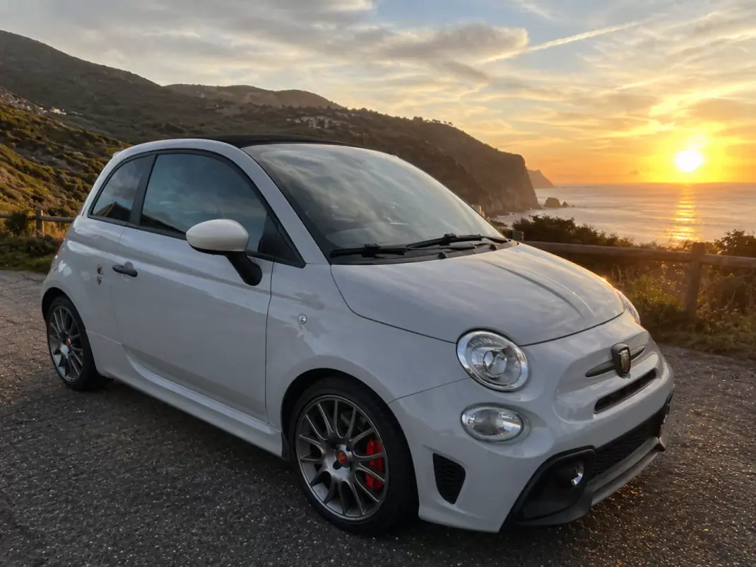Abarth 595C 2021 - 24500 EUR, 60500 km - AUTO.MOTO.pt - 60500km - foto 1 de 10