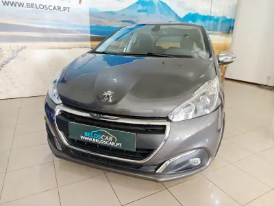 Peugeot 208 2018 - 9850 EUR, 48000 km - AUTO.MOTO.pt - 48000km - foto 3 de 23