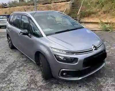 Citroën C4 Spacetourer 2019 - 14500 EUR, 97000 km - AUTO.MOTO.pt - 97000km - foto 6 de 10