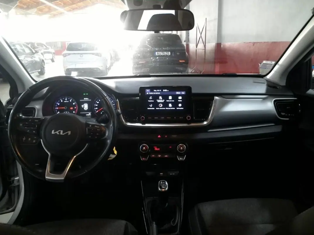 Kia Stonic 2021 - 14250 EUR, 144834 km - AUTO.MOTO.pt - 144834km - foto 4 de 8