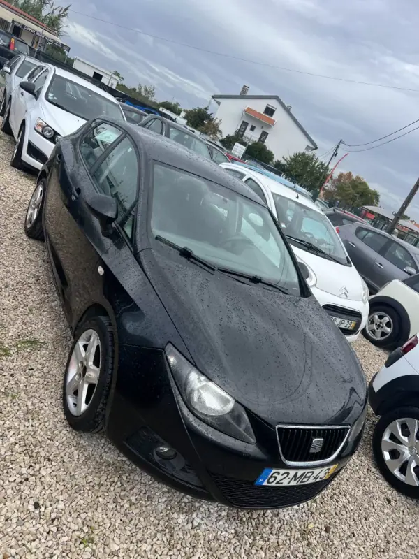 SEAT Ibiza 2011 - 4899 EUR, 330000 km - AUTO.MOTO.pt - 330000km - foto 2 de 6