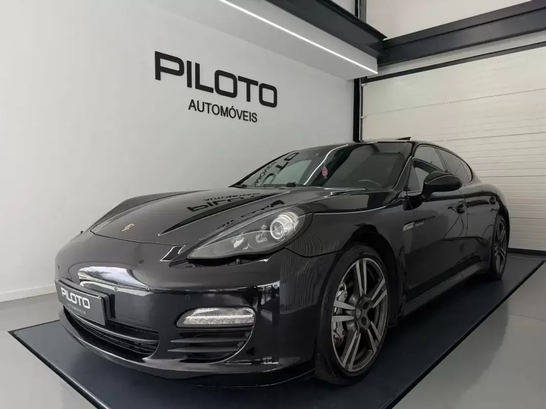 Porsche Panamera 2012 - 34990 EUR, 187000 km - AUTO.MOTO.pt - 187000km - foto 1 de 22