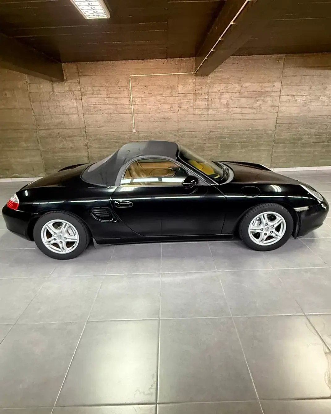 Porsche Boxster 2002 - 29000 EUR, 110000 km - AUTO.MOTO.pt - 110000km - foto 8 de 13