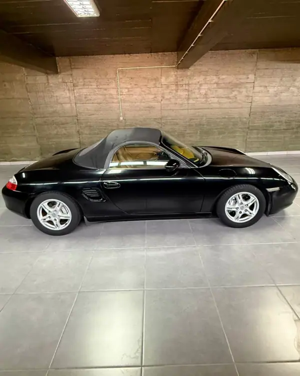 Porsche Boxster 2002 - 29000 EUR, 110000 km - AUTO.MOTO.pt - 110000km - foto 8 de 13